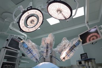 El Hospital Rey Juan Carlos incorpora un nuevo modelo de robot quirúrgico Da…